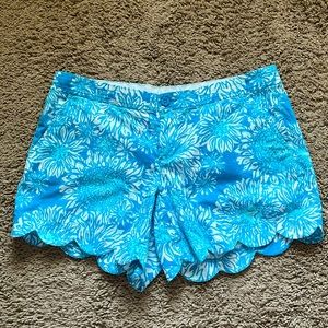 Lilly Pulitzer Scalloped Buttercup Shorts- Blue Lion In The Sun Floral